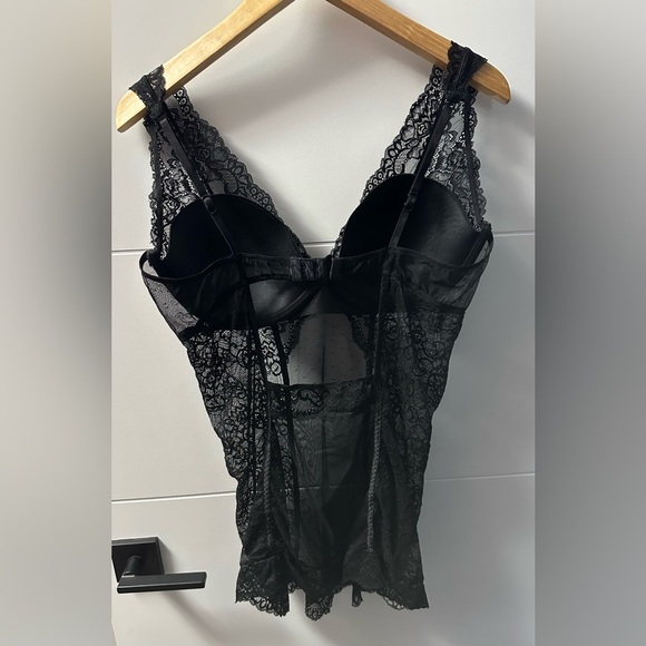 Women’s Chemise - Picture 2 of 14